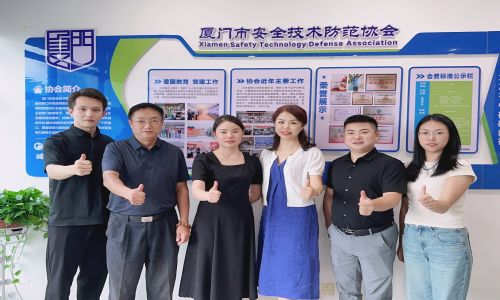 宇航工業(yè)交換機(jī)赴廈門(mén)安防協(xié)會(huì)、羅普特集團(tuán)參觀交流!